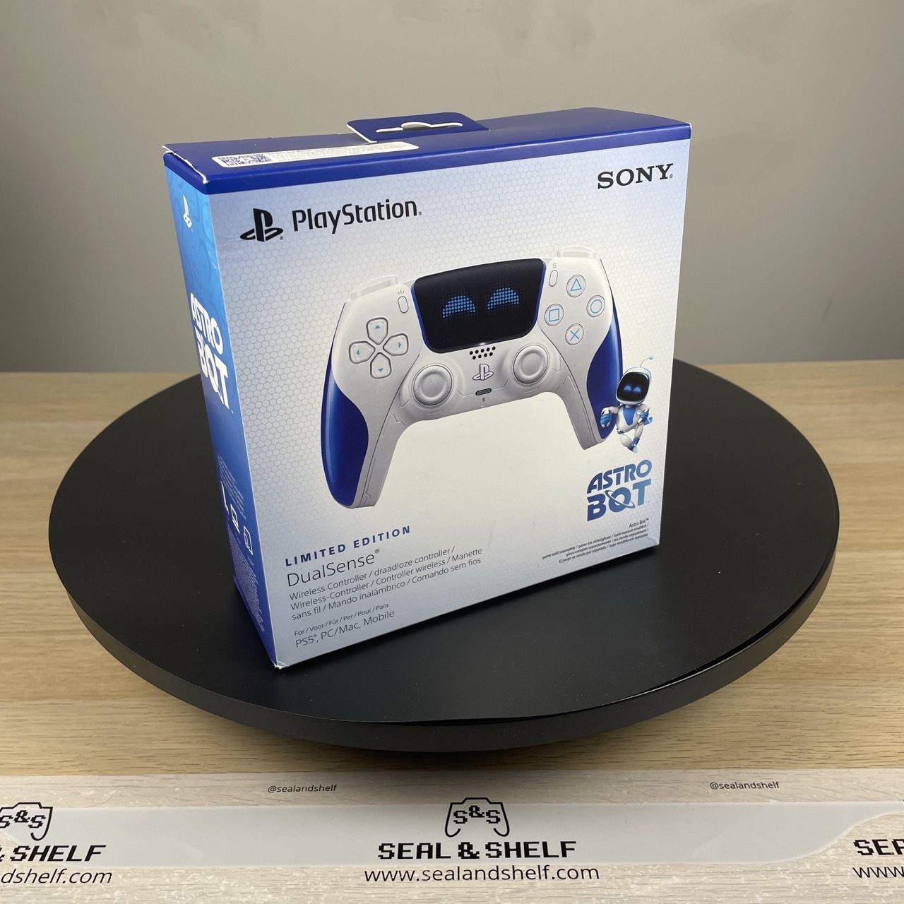 Sony DualSense Wireless Controller – Astro Bot Closed Eyes Limited Edition (PS5) 